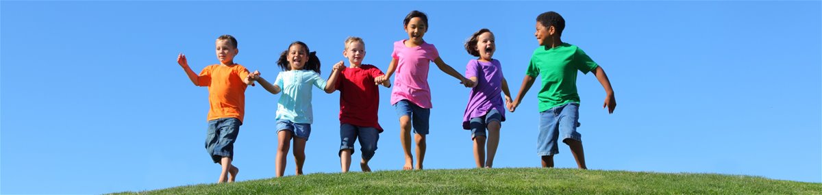 1children-running-and-holding-hands